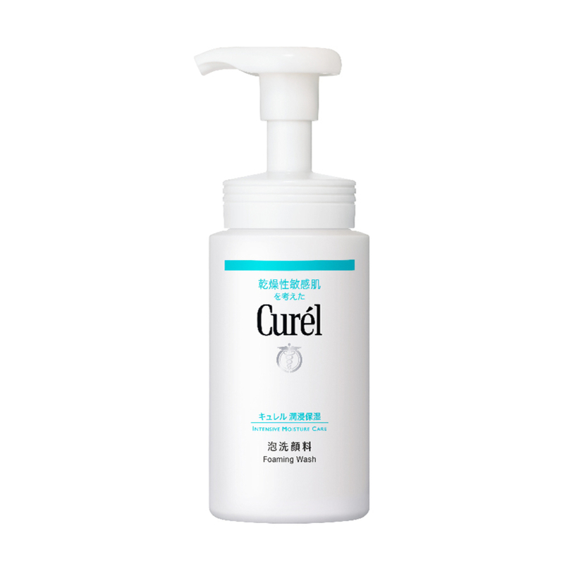 Curél 豐盈泡沫潔面乳。