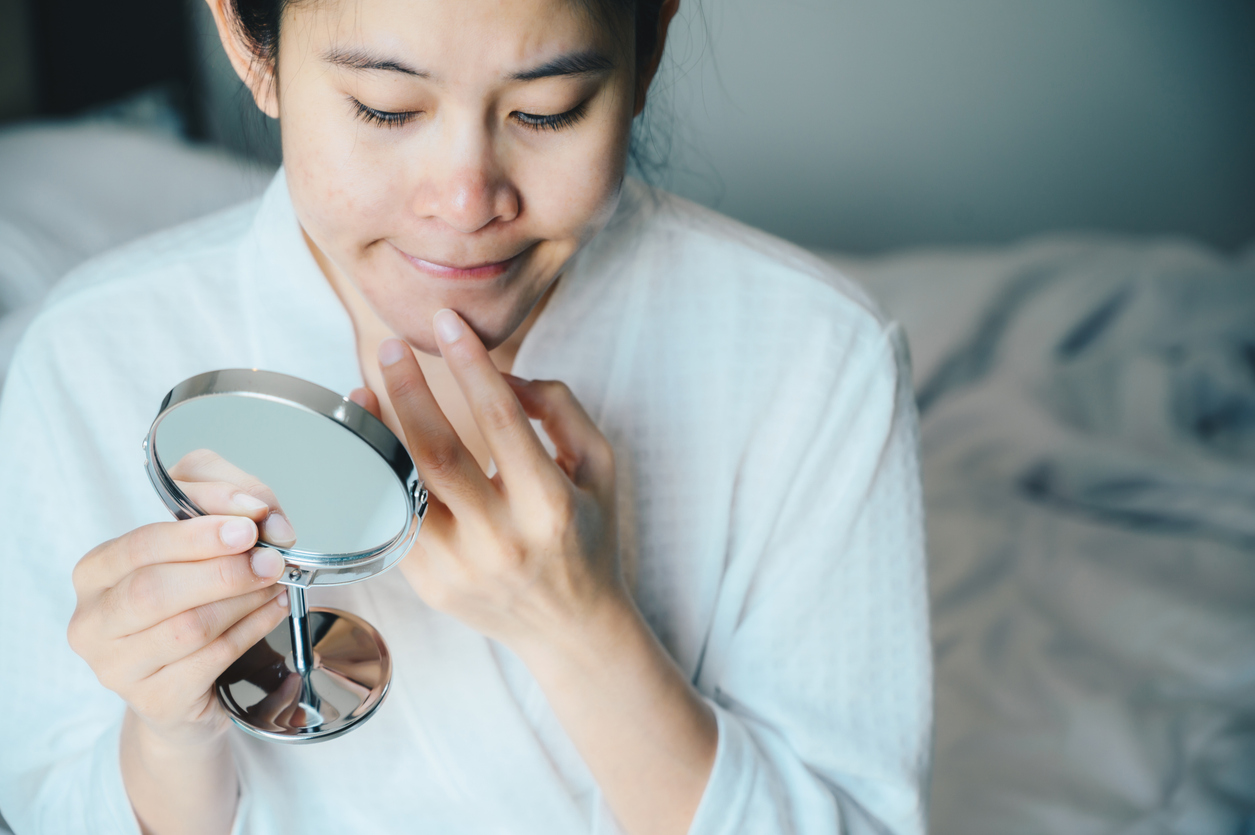 皮膚乾燥暗沉、細紋和皺紋加深、肌膚失去彈性,輪廓鬆弛、毛孔變大,膚質粗糙和眼袋和淚溝明顯等,都是皮膚老化的信號!