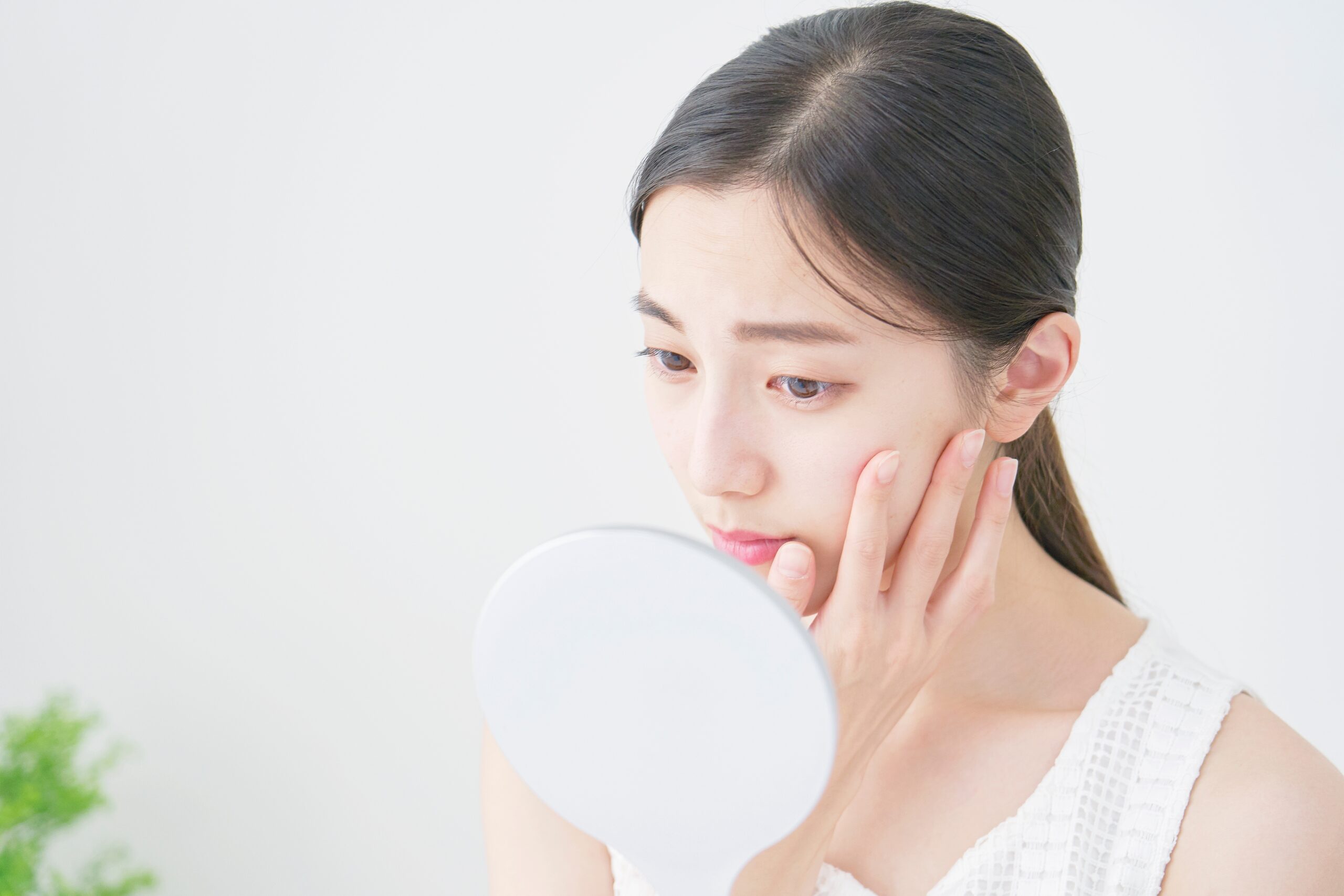 乳液開封後最好在6個月到1年內用完,過了有效時間,成分可能變得不新鮮,擦在臉上反而對肌膚不好。