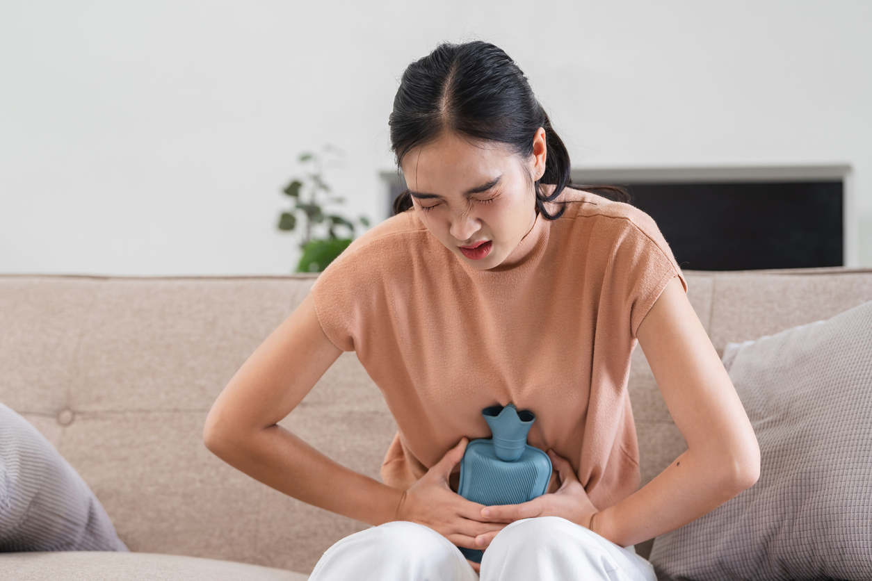 對於體質虛寒、屬寒性痛經的女性,經期喝紅糖水有幫助。
