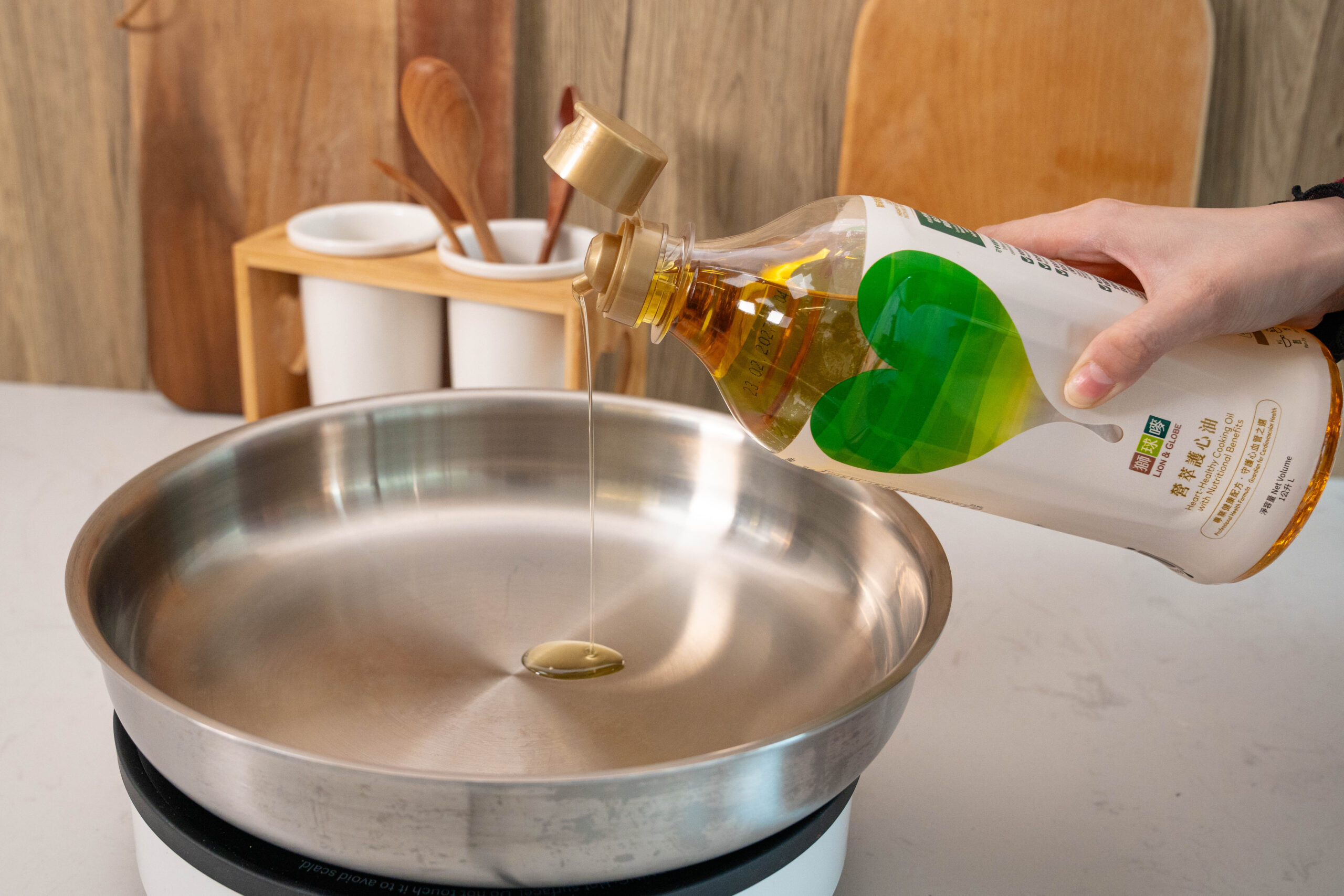 選擇一款脂肪酸比例理想、耐熱穩定、且不含反式脂肪的食用油，正是重建飲食基礎的重要起點。