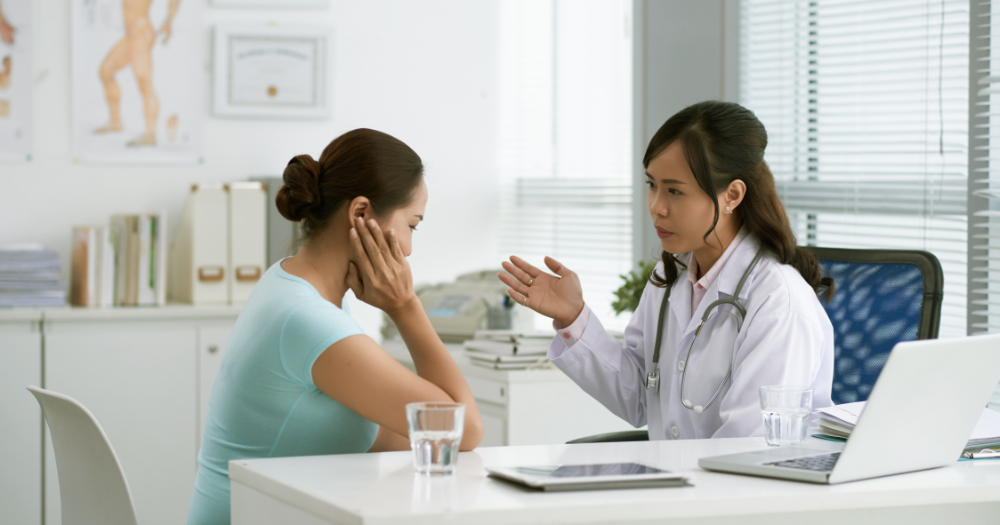 謝醫生提醒,患者得悉確診癌症後會經歷4個情緒起伏階段,隨著治療、身體狀況的變化,亦可能令患者對疾病的接受度有所波動,切記要適時向專業人士協助以獲得協助。