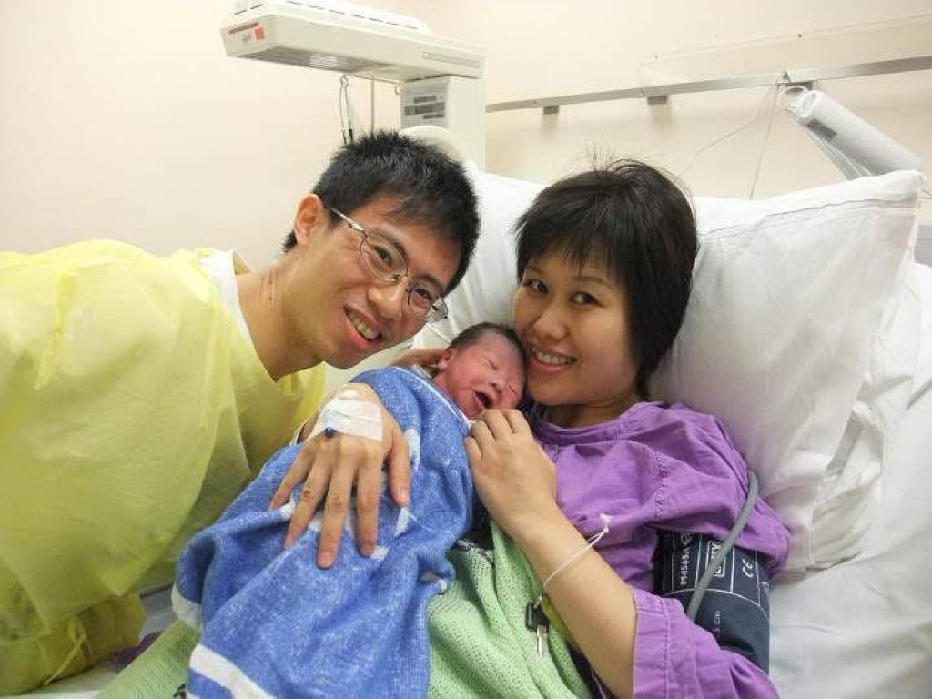 KiKi順產誕下大仔朗謙