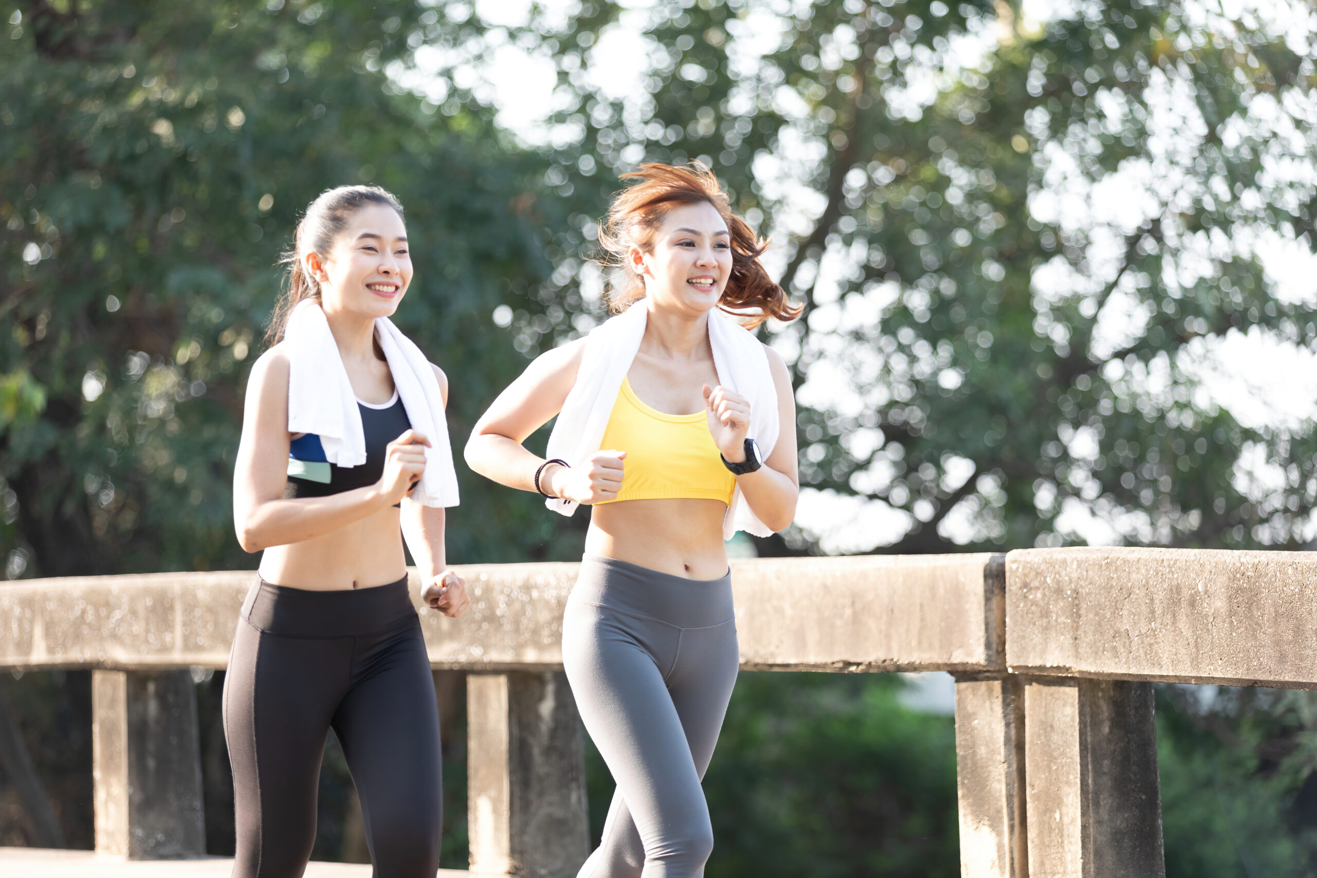 面對關節痛楚，除了尋求專業醫療協助診斷根本原因外，採取日常舒緩策略也至關重要。