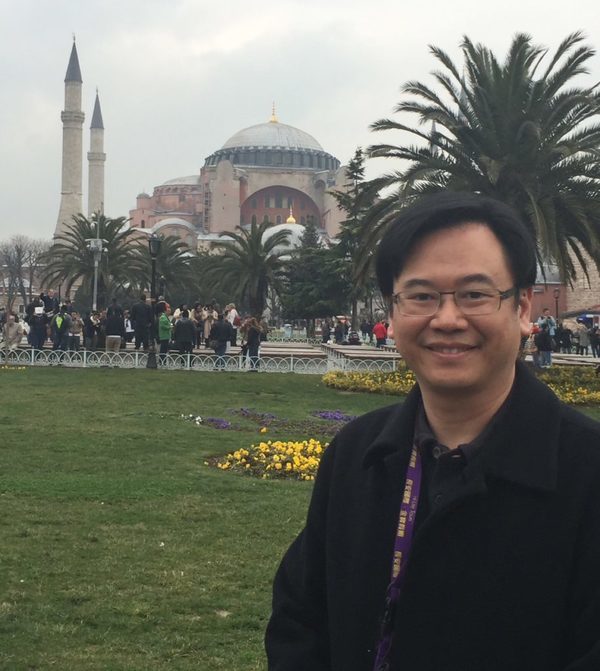 台灣胃腸肝膽科醫生梁程超自小食慾佳，鍾情碳水化合物，成為醫生後更常以珍珠奶茶、拿鐵、焦糖瑪奇朵等含糖飲品提神，忙碌時則以餅乾麵包充飢。直至45歲那年，體檢報告發現體重竟飆升至84公斤（約185磅，BMI達28）。