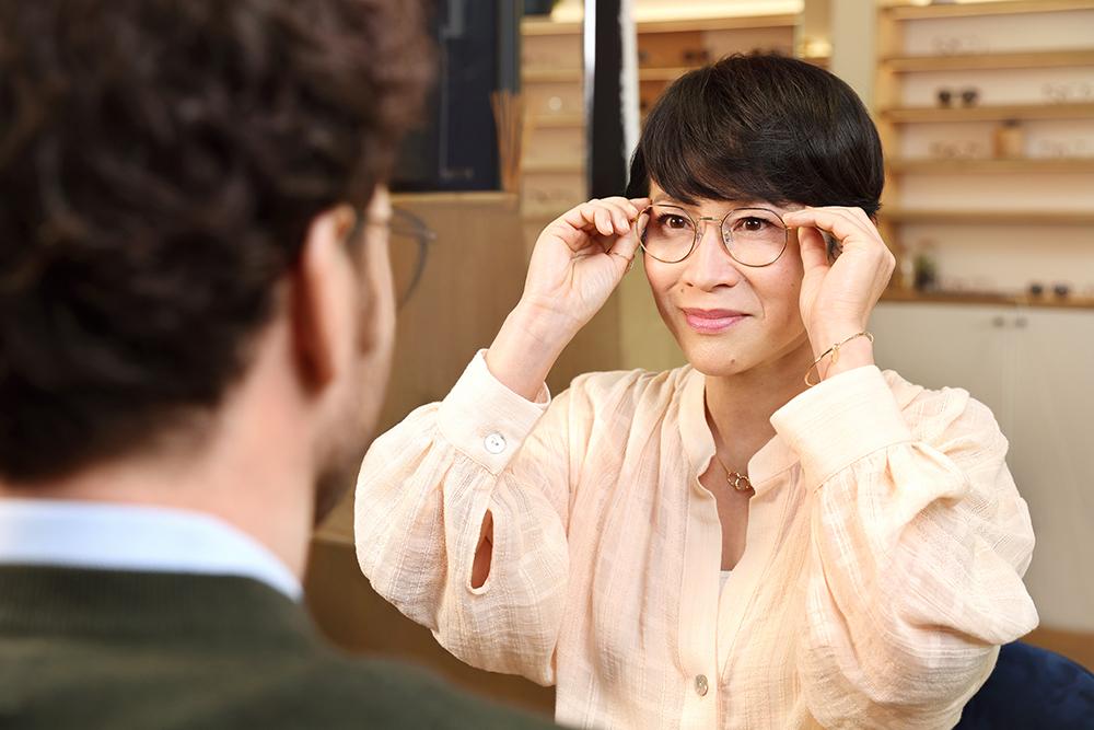 結合創新的鏡片技術，讓港人能享受更清晰、更舒適的視覺體驗。