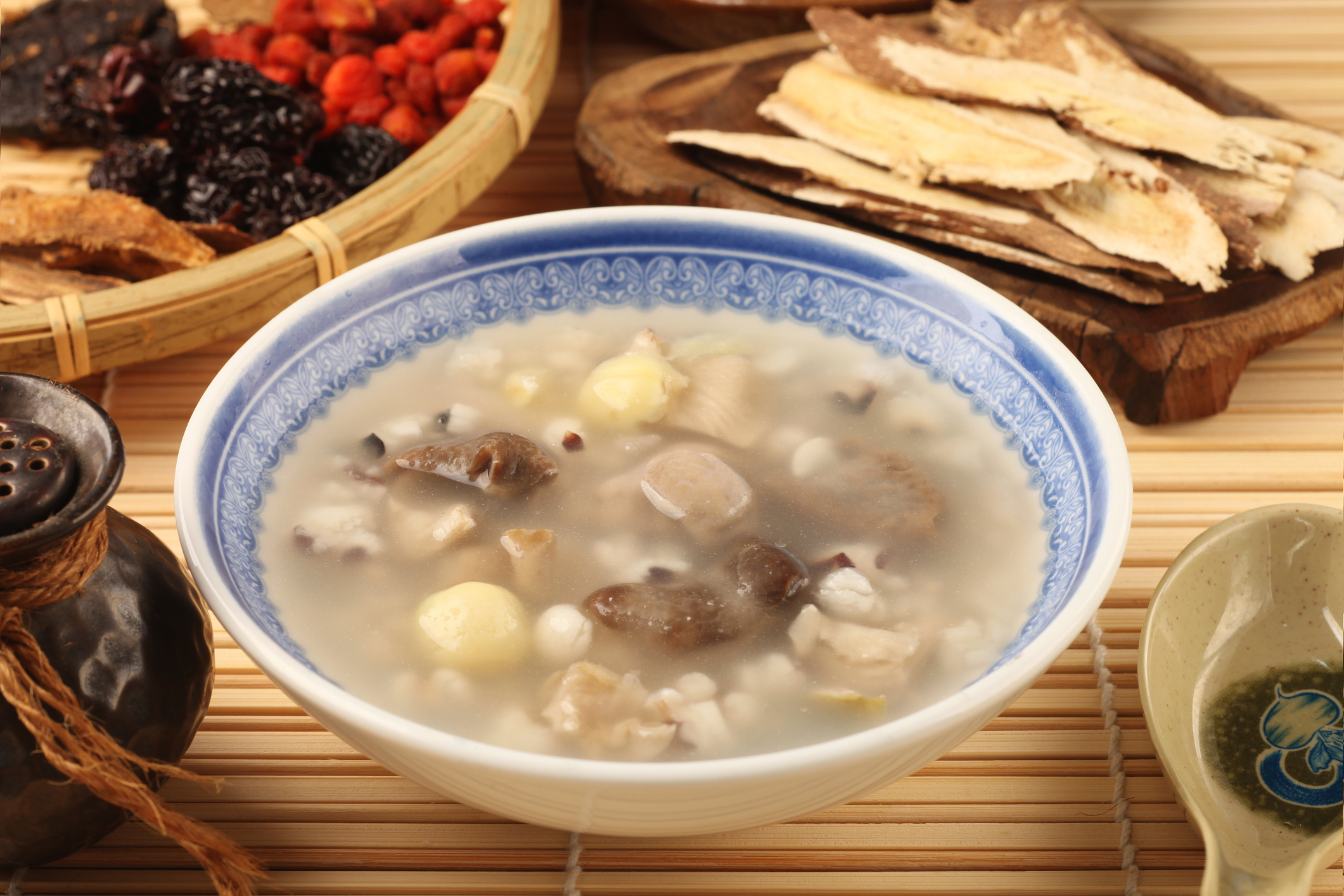 想找尋一道溫和滋補的養生湯品？你一定不能錯過經典的四神湯！