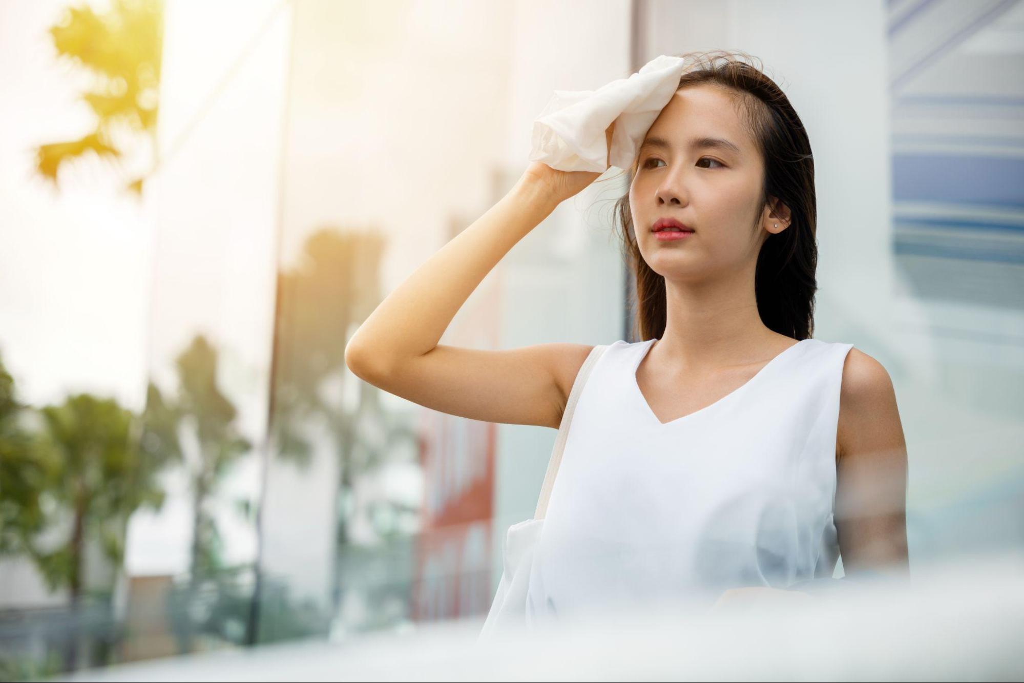 即使是日常通勤,高溫環境也讓身體不斷出汗,容易滋生細菌。