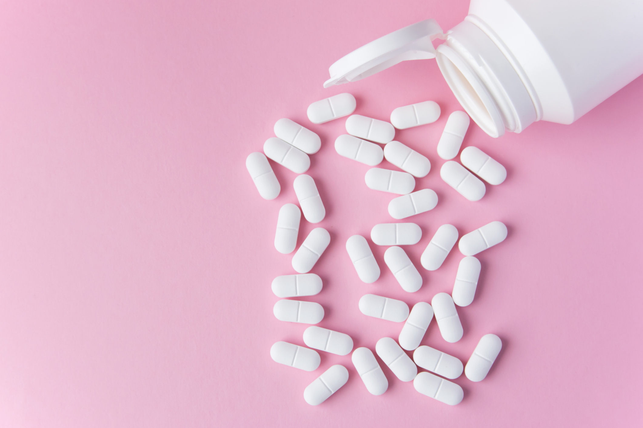 如果服用撲熱息痛後症狀持續超過3天未改善，應立即停藥並就醫。