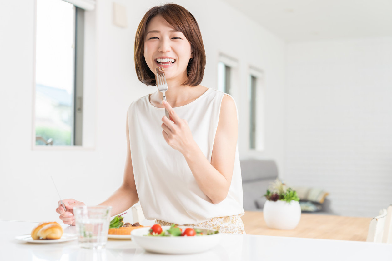 台灣醫生蕭伶茲指出,只要透過調整用餐時間,搭配均衡飲食與運動,就能讓減重之路事半功倍,甚至讓體重下降幅度增加2.5倍。