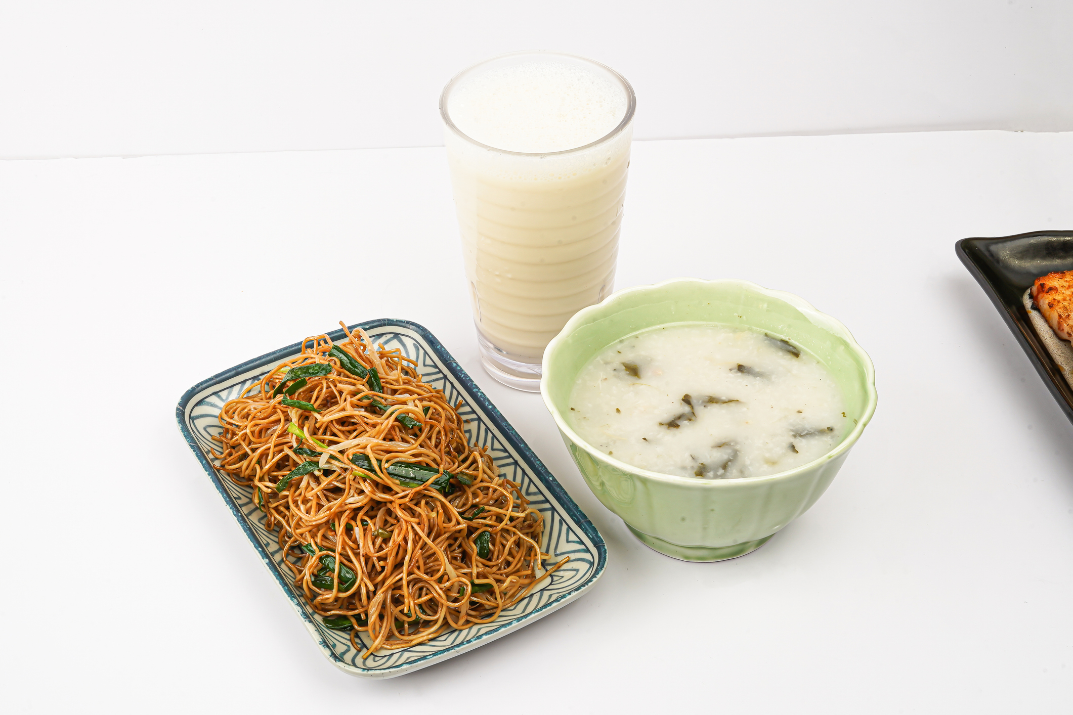 台灣一名外科醫生,近日便分享了一宗令人咋舌的案例:一名50多歲的男子,自認飲食極為清淡,其「壞」膽固醇指數,卻在短短兩個月內不降反升,醫生直指其飲食觀念「完全錯誤」!