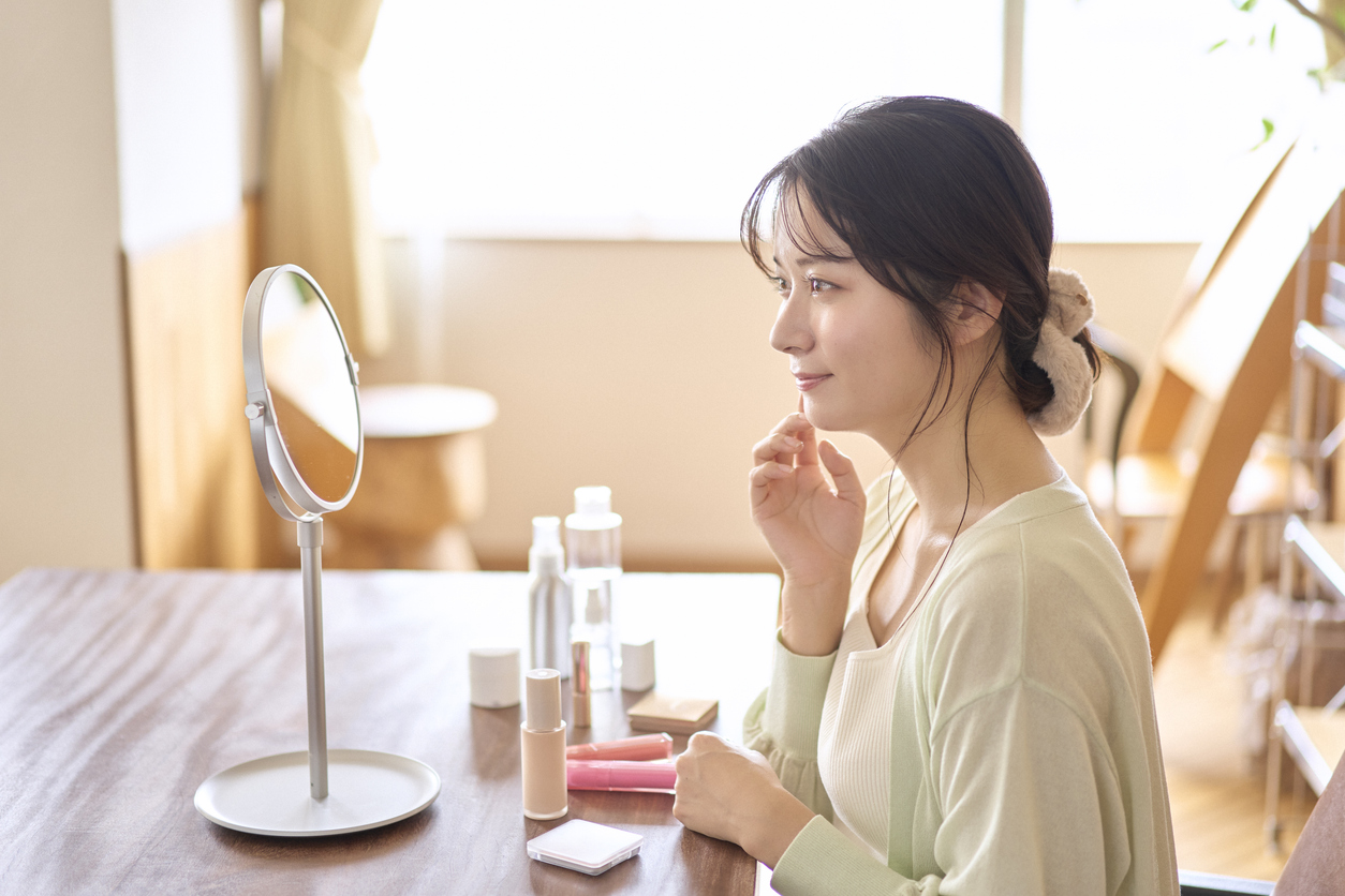 日常慣用的部分潔面產品,不僅未必能真正潔淨肌膚,其粗暴的清潔方式,更可能正悄悄地破壞我們珍貴的皮膚屏障,引致細紋、紅腫等後患。