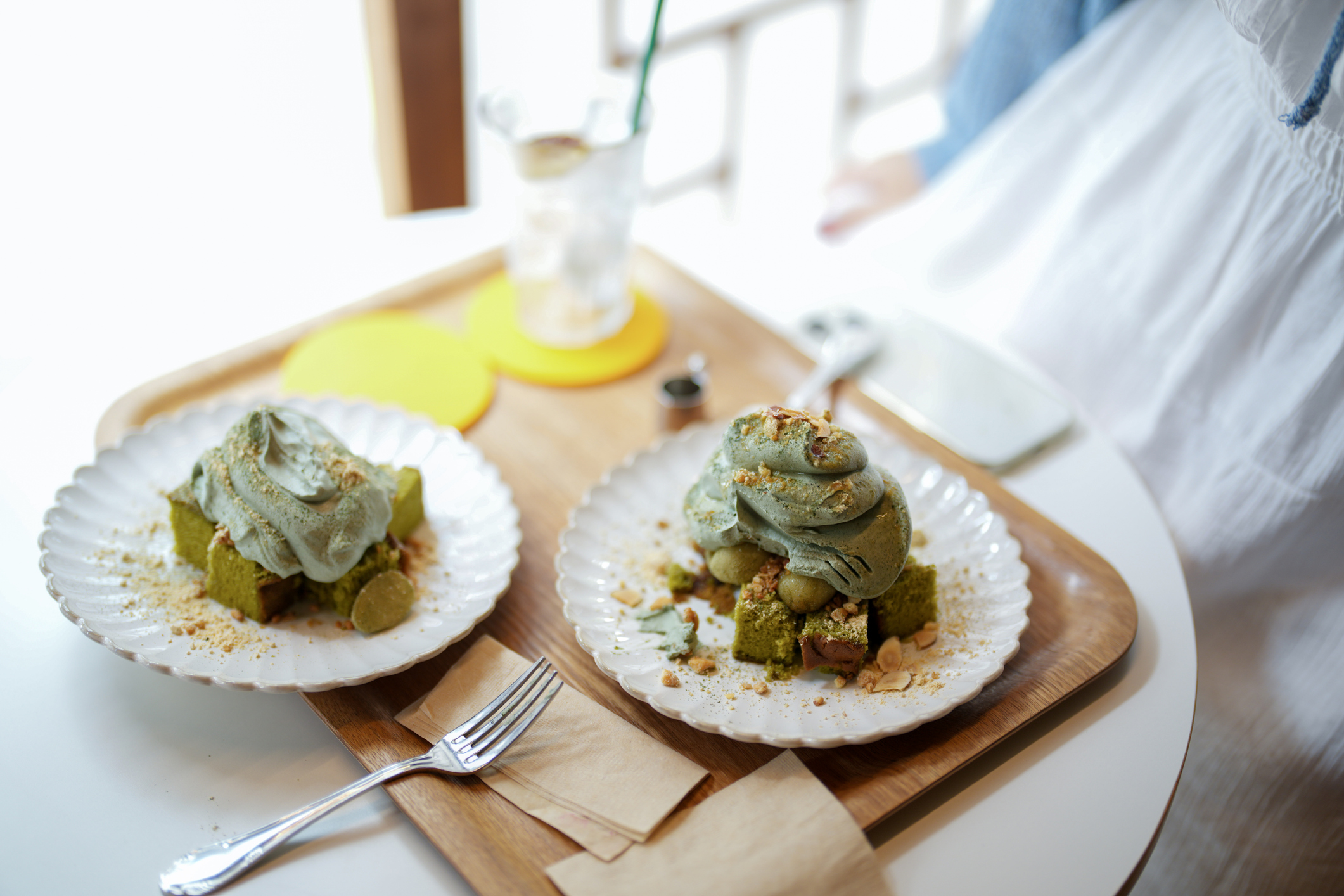 將艾草融入日常飲食，既能享受美味，又能達到保健目的。甚至已有很多餐廳亦推出不少符合打卡風格的甜品或糕點。