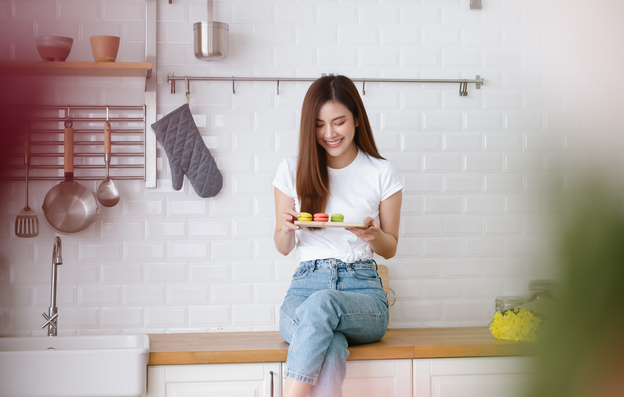 黃體期因荷爾蒙變化導致血糖不穩定，使人特別渴望高糖食物，建議以水果或黑朱古力等健康選項取代甜點。