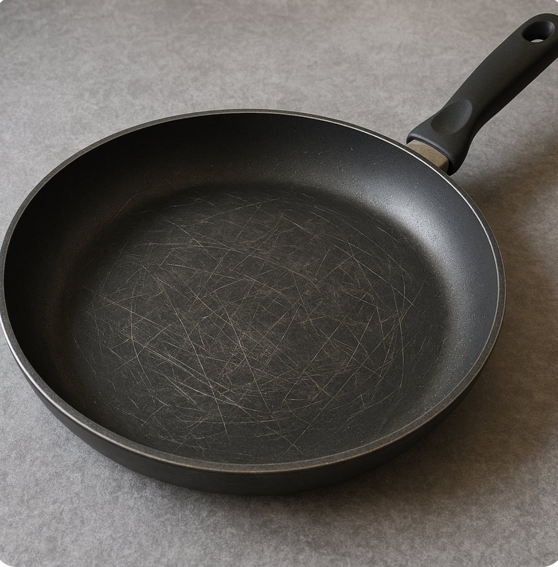 台灣營養功能醫學專家劉博仁醫生分享此病例指出，該名女子因罹患肝癌接受手術，術後檢測發現她的PFAS指標有兩項超標或接近上限，體內殘留高濃度「永久化學物質」。