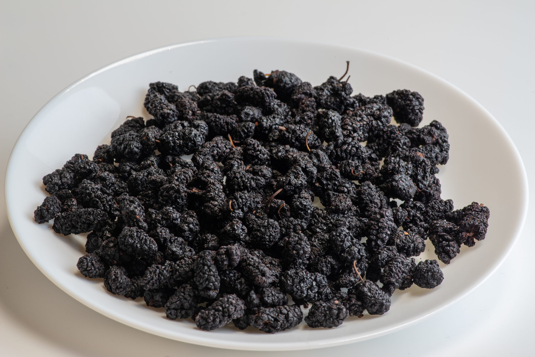 桑椹乾在傳統上還被認為具有多種具體效用。