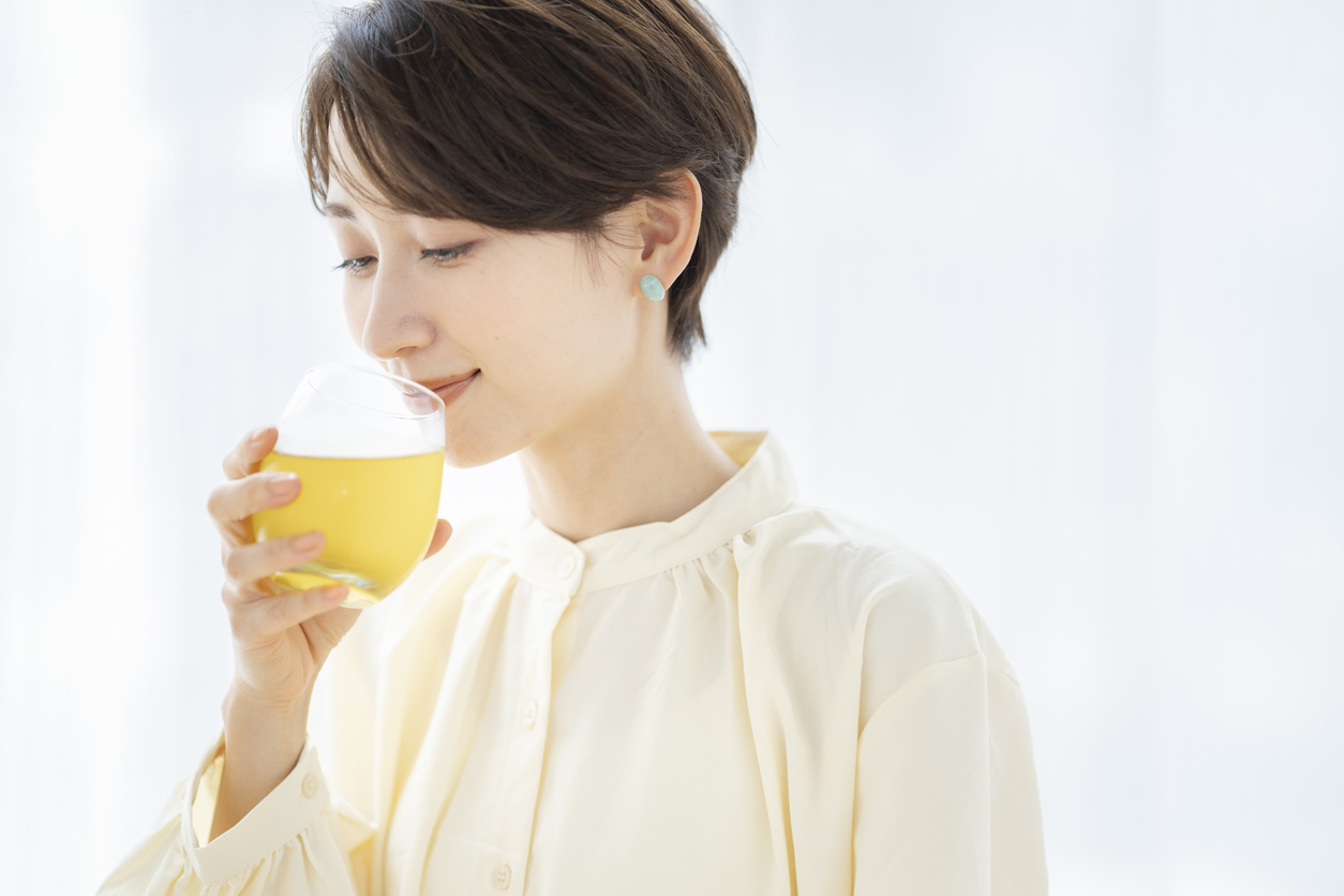 醋，作為一種日常調味品，其對健康的影響是多面向的。