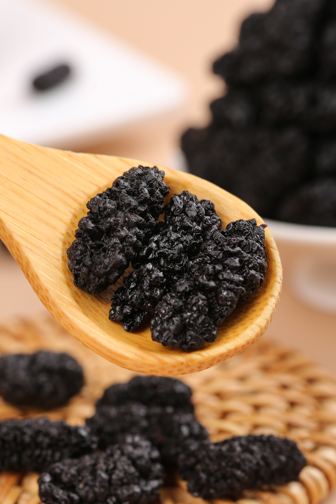 桑椹乾，是將新鮮桑椹經過精心乾燥處理而成的乾果。