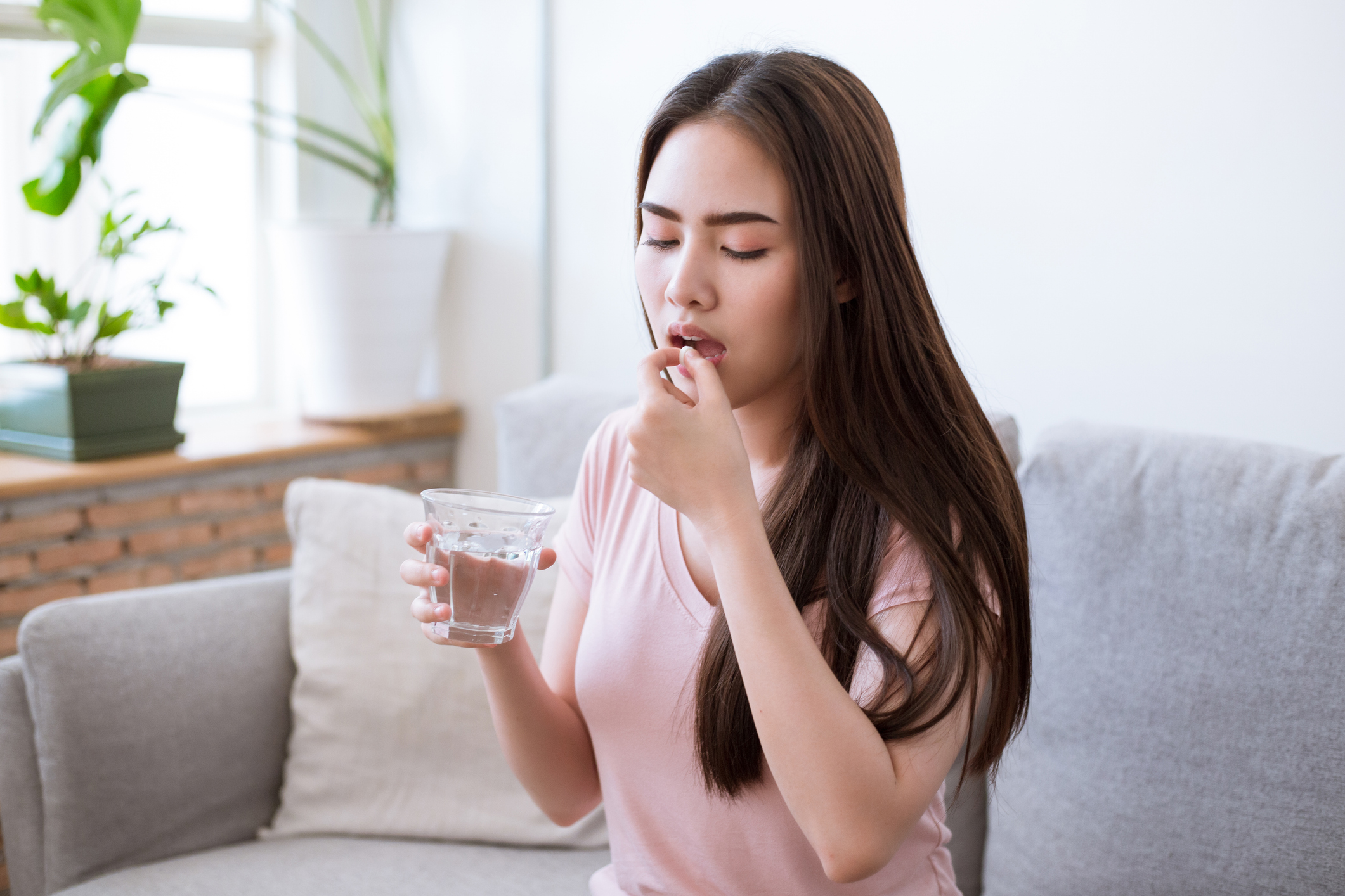 Ibuprofen 和 Paracetamol 都是常見的止痛退燒藥,能緩解頭痛、發燒和經痛,但作用方式和適用情況不同。