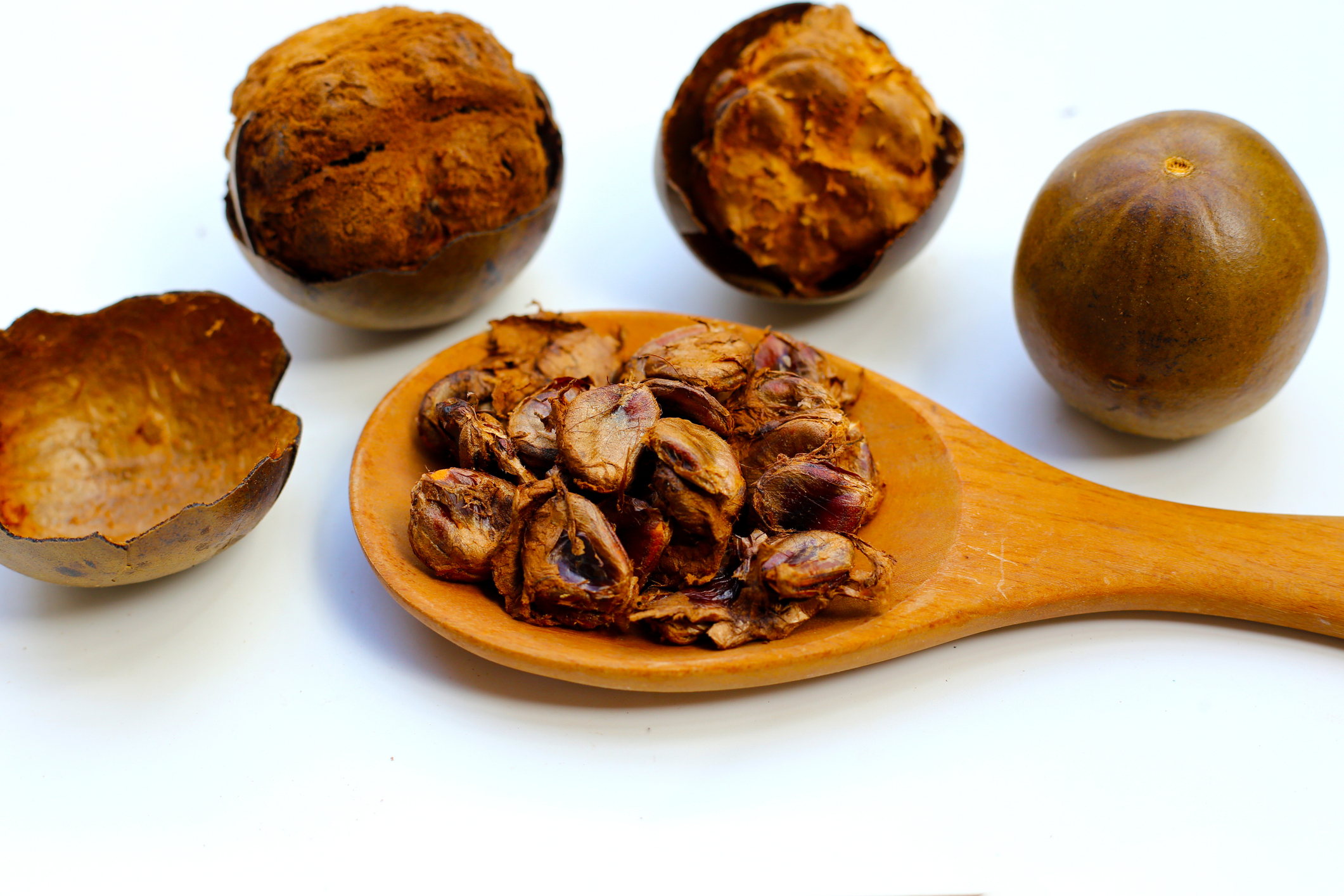 羅漢果水不建議隔夜飲用，因長時間放置容易滋生細菌變質，最好當日沖泡並當日飲完以確保飲用安全。