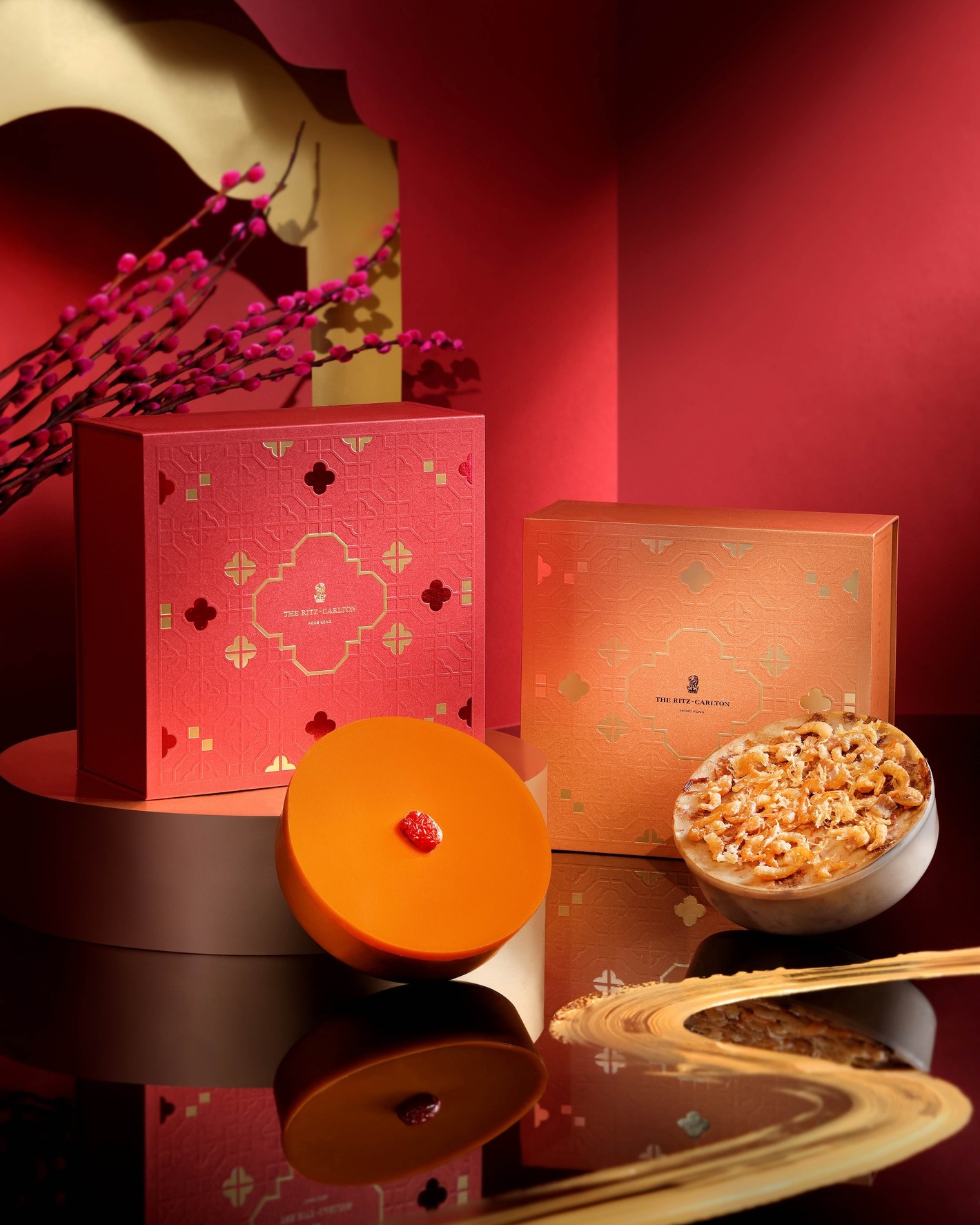 香港麗思卡爾頓天龍軒推出精緻新春年糕與奢華禮盒，口味多層次，甜鹹兼備，送禮自用皆宜。