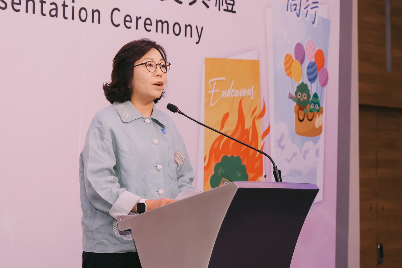 民政及青年事務局局長麥美娟女士, SBS, JP