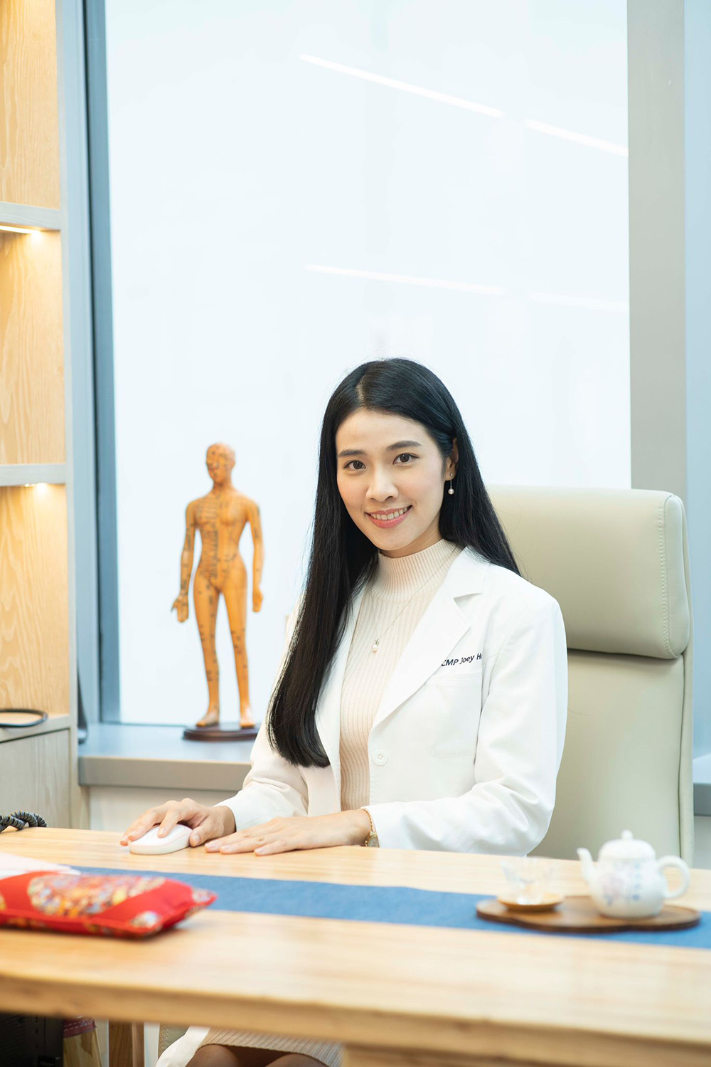 何醫師認為「千寒易除，一濕難去」。要解決濕重，首先要知成因。中醫指出濕重主要分為「內濕」及「外濕」。